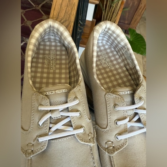Skechers women’s boat shoe very good condition size 10, beige plush comfort - Picture 11 of 13